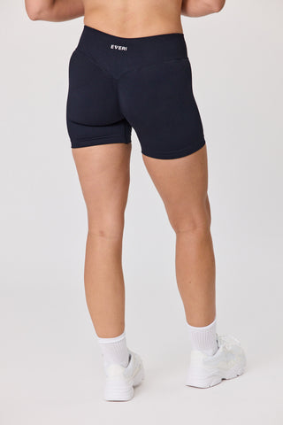 Essential Seamless Shorts - Black